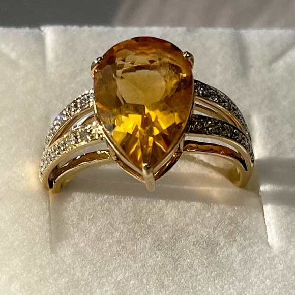 14kt Yellow Gold Citrine and Diamond Ring